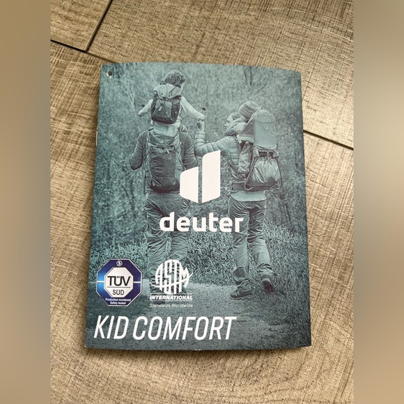 Deuter Kid Comfort Child Carrier in Maroon NWOT - Picture 6 of 10